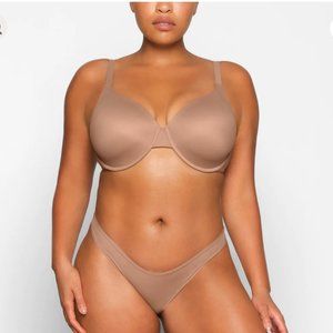 NWT SKIMS ORIGINAL T-SHIRT BRA